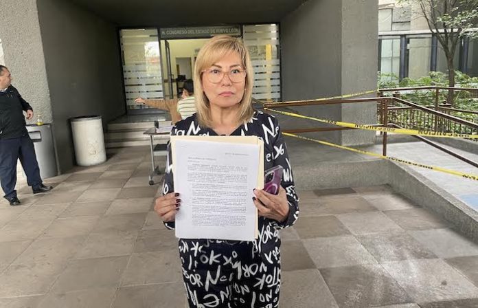 Continúa Rosaura Guerra exigiendo su curul; presenta denuncias