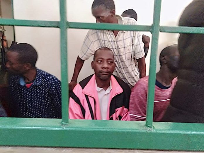 Acusan de torturar a menores al líder de un culto religioso en Kenia