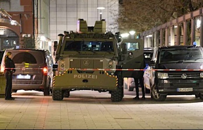 Liberadas 4 personas tomadas como rehenes en un café Starbucks en Alemania