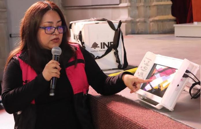 INE instrumenta el voto en urna electrónica en casillas especiales de NL para las elecciones del 2 de junio