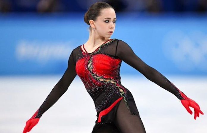 Patinadora rusa Valieva ofrece tres versiones del consumo de sustancia prohibida