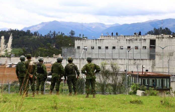 Defensores de DD.HH. alertan sobre incapacidad de Ecuador para frenar crisis carcelaria