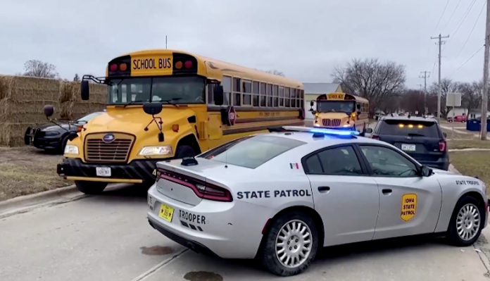 Varias víctimas tras tiroteo en secundaria del estado de Iowa en EU