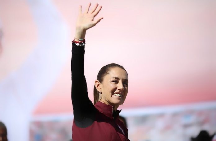 “Es falso que esté en vilo la democracia”: Claudia Sheinbaum