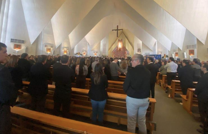 Realizan misa de cuerpo presente a Carlos Bremer