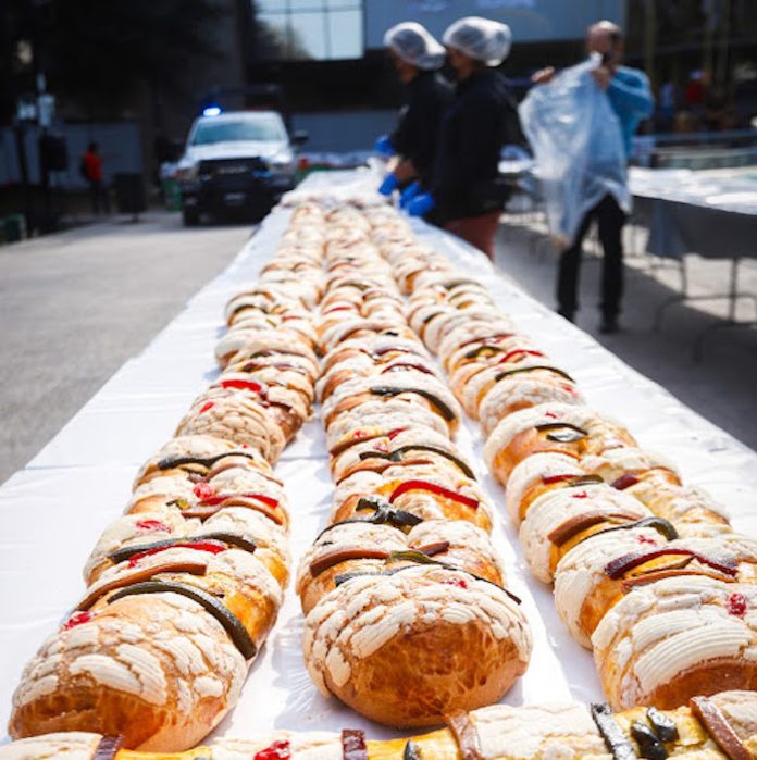 Comparte Gobierno de Monterrey Rosca de Reyes de 500 metros