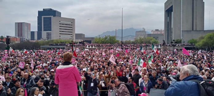 Exigen en NL voto libre y defienden democracia; miles salen a marchar