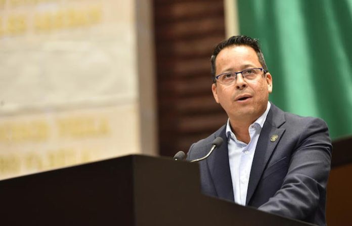 Propone Castillo “dientes” para que los estados puedan suspender refinerías