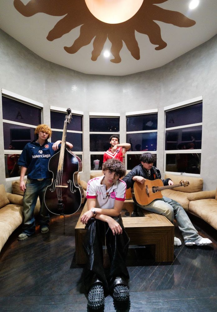 DannyLux reaviva un amor a distancia en “Ciudad del Sol”