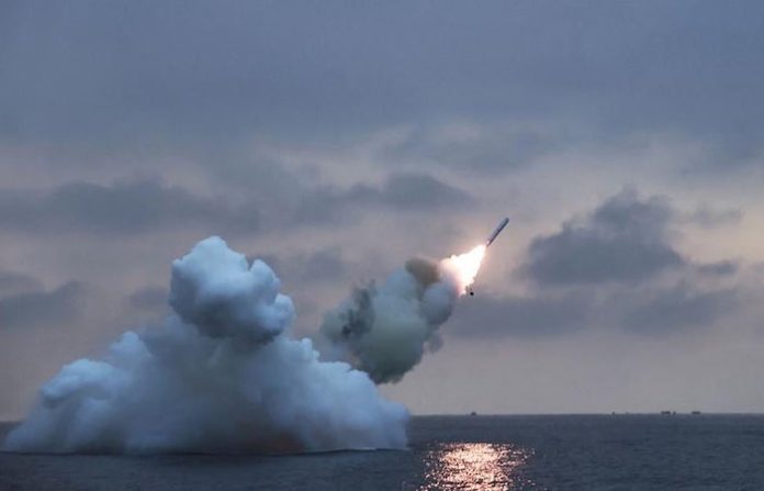 Corea del Norte lanzó al menos siete misiles que recorrieron unos 400 kilómetros