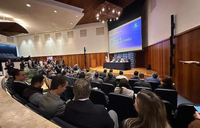 Se Gradúa Primera Generación del Programa de Desarrollo a PyMEs