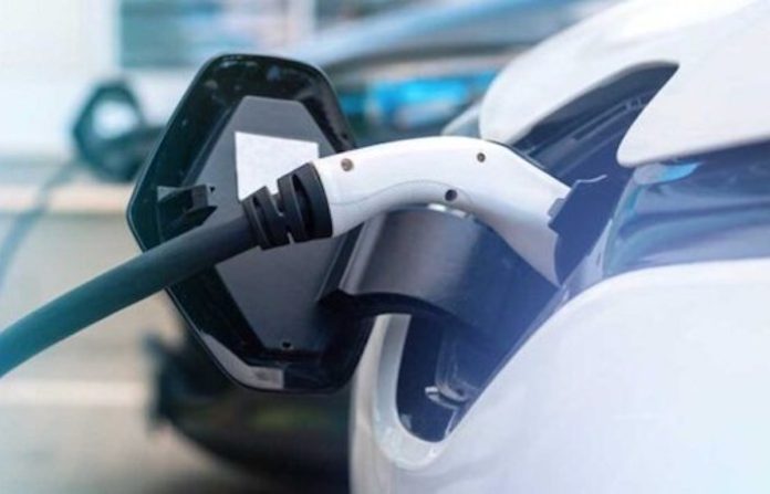 Avala Comisión reforma para el uso de vehículos híbridos y eléctricos en dependencias de los tres niveles de gobierno