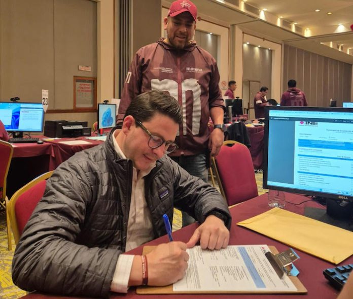 Registra Oliverio Tijerina su candidatura al distrito 11 federal por Morena