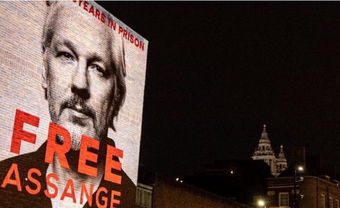 Defensa de Assange celebra “bocanada de oxígeno” por fallo de la Justicia británica