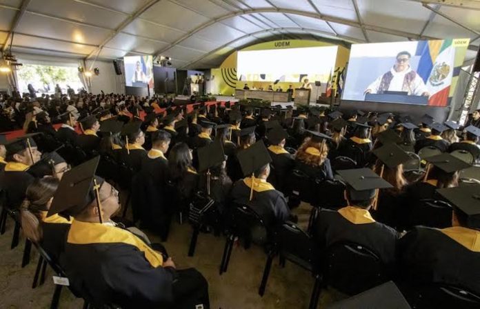 Exhortan a nuevos especialistas a crear vínculos con pacientes