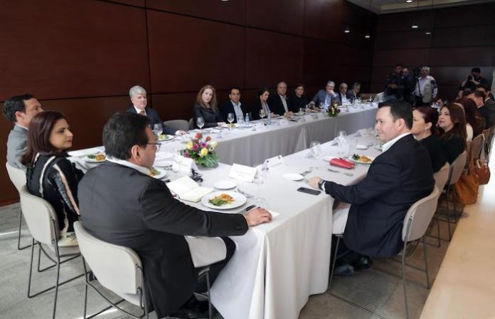 El TEPJF garantiza ante empresarios respeto al voto ciudadano