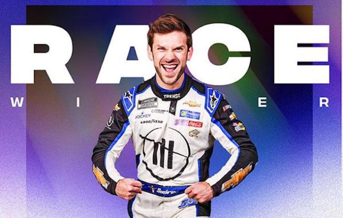 Daniel Suárez se impone en Atlanta en dramático final de fotografía