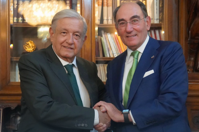 Iberdrola vende 12 plantas y un parque eólico a México por 6.200 millones