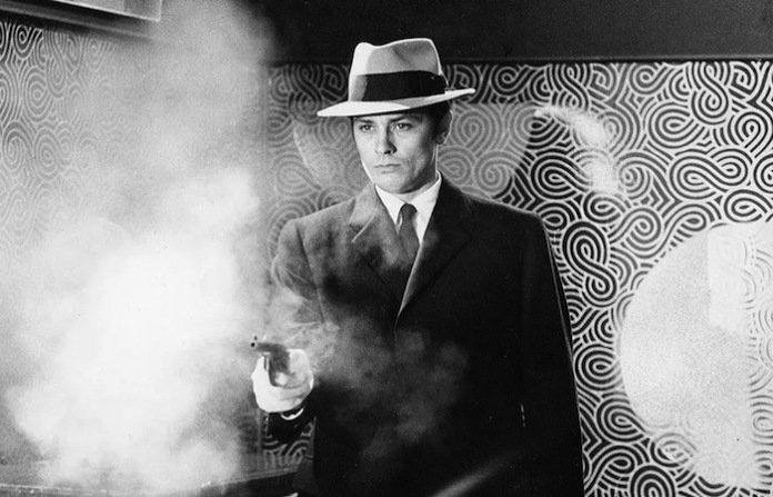 Confiscan al actor Alain Delon decenas de armas de fuego de su domicilio