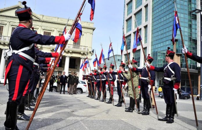 Entre luces y sombras, Lacalle Pou inicia su último año al frente del Gobierno uruguayo