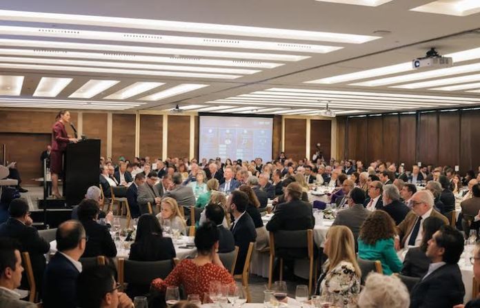 Claudia Sheinbaum comparte su visión en materia de seguridad ante miembros del Club de Industriales