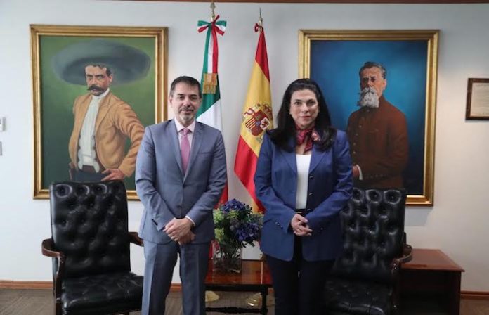 La presidenta de la Cámara de Diputados, Marcela Guerra, recibe al embajador de España en México, Juan Duarte Cuadrado