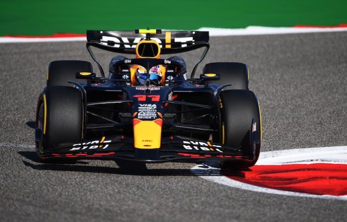 Negocian Max y Sergio primeras practicas libres en el Circuito de Bahréin