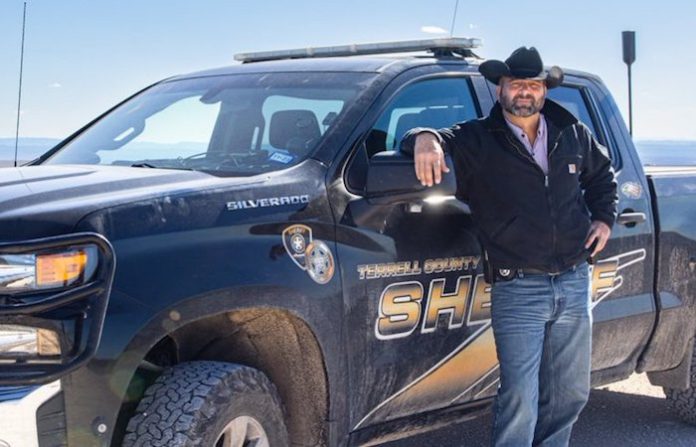 EU necesita política migratoria de Trump de “Permanecer en México”, dice sheriff tejano