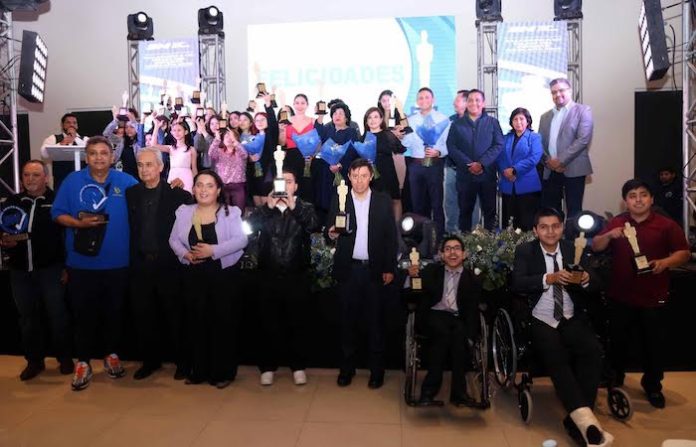 Premia Municipio a deportistas nicolaítas