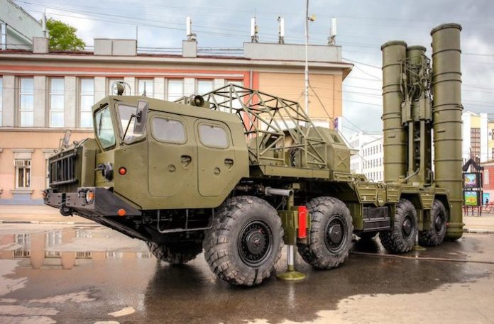 Atenas desmiente rumores de sus planes de enviar a Kiev sistemas S-300 rusos