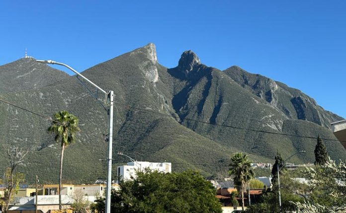 Estabilidad atmosférica y alta humedad relativa en la AMM