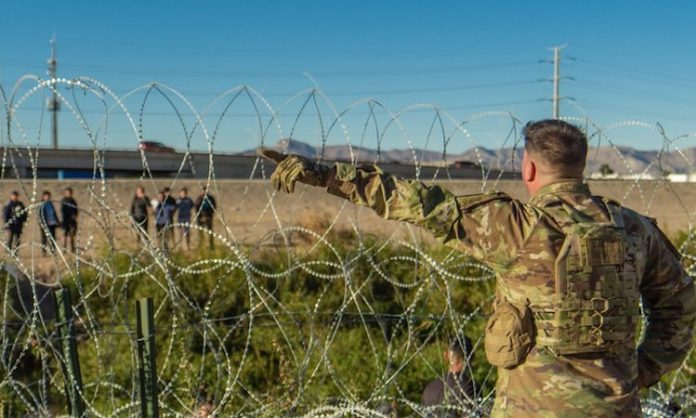 México busca que EU deporte a migrantes a sus países tras restricción de asilo