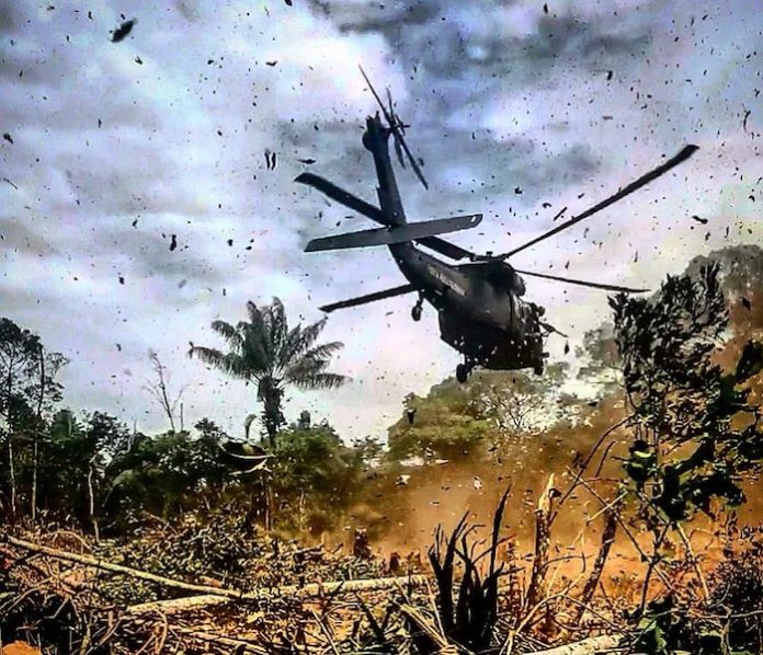 Video: Helicóptero militar de Colombia cae con 7 personas a bordo cerca de frontera con Panamá