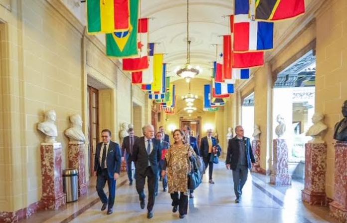 Avalancha de reformas constitucionales son cortina de humo: Xóchitl Gálvez