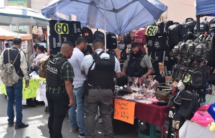 Inspeccionan Municipio y Estado comercios en Colegio Civil, Garibaldi y Mesón Estrella