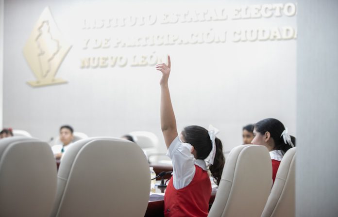 Celebran Constitución Mexicana con lectura infantil