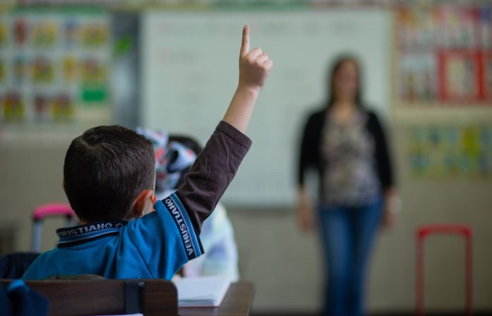 Proponen que escuelas desde preescolar hasta bachillerato cuenten con apoyo psicológico para estudiantes