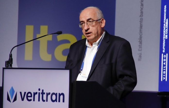 Banco central de Colombia anuncia reducción de tasas de interés en 50 puntos