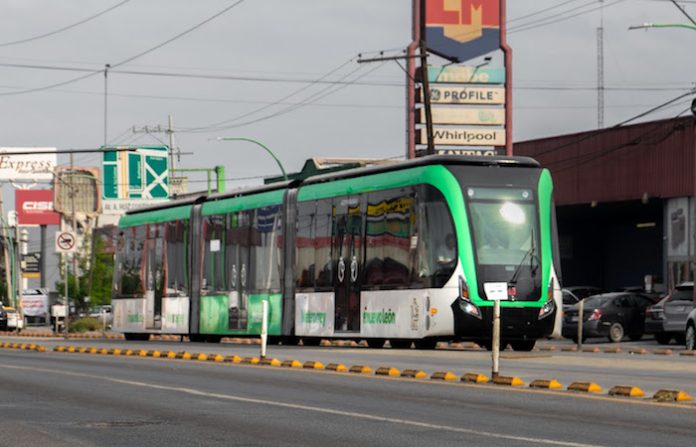 Inician pruebas diurnas de Tren Digital Rail Transit (DRT) en Ecovía