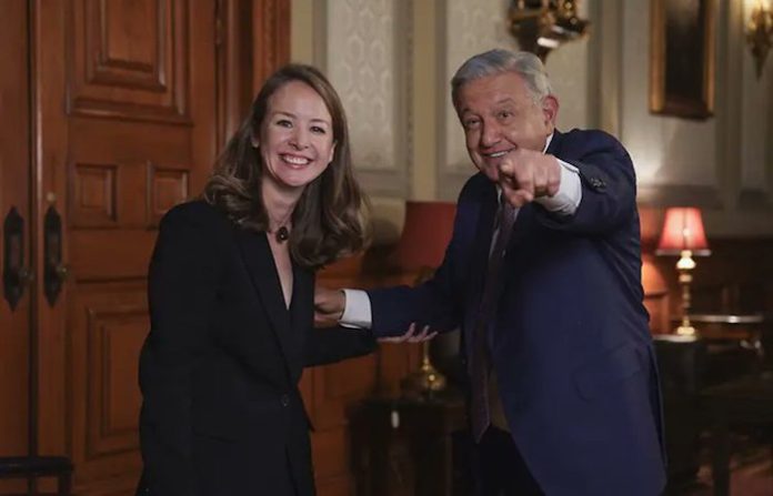 Por andar promoviendo a “Claudia” en el extranjero ordena INE a López Obrador suprimir entrevista
