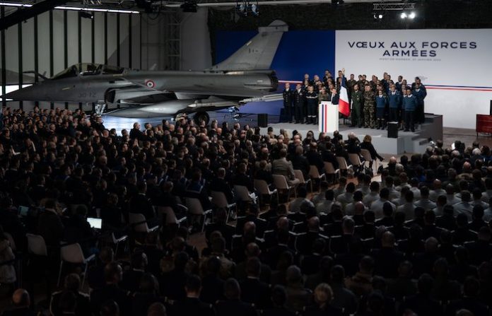 Francia jamás tomará la iniciativa en las hostilidades en Ucrania, asegura Macron