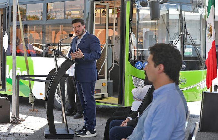 Lanza NL programa para renovar mil unidades de transporte público