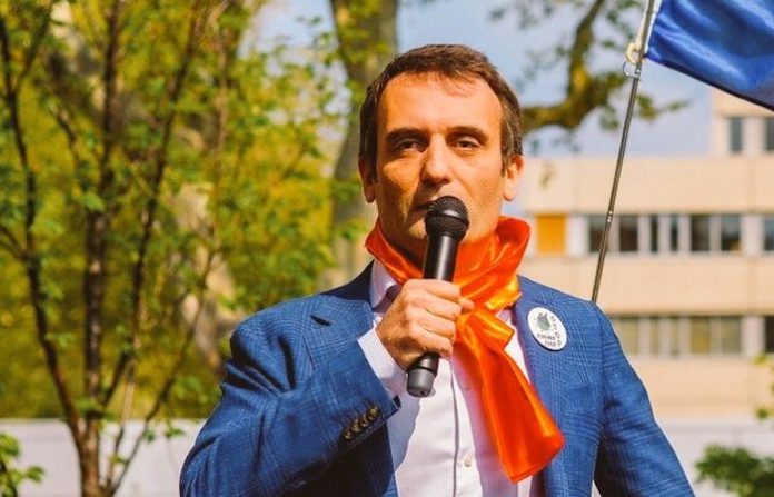 París acoge una acción por la salida de Francia de la OTAN y la paz en Ucrania