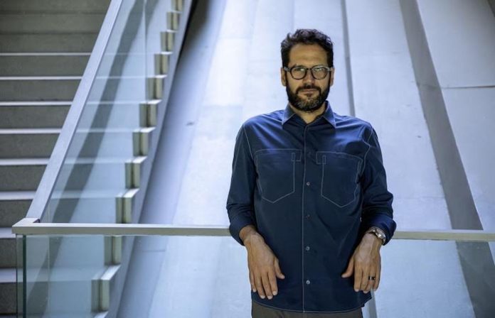 Experimentará cineasta con creatividad de estudiantes de Arte y Diseño