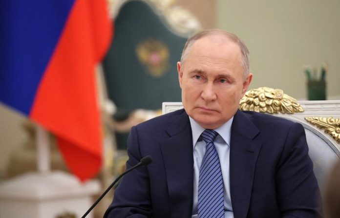 Putin arrasa con el 87,34% de votos en las presidenciales tras el 50,02% escrutado