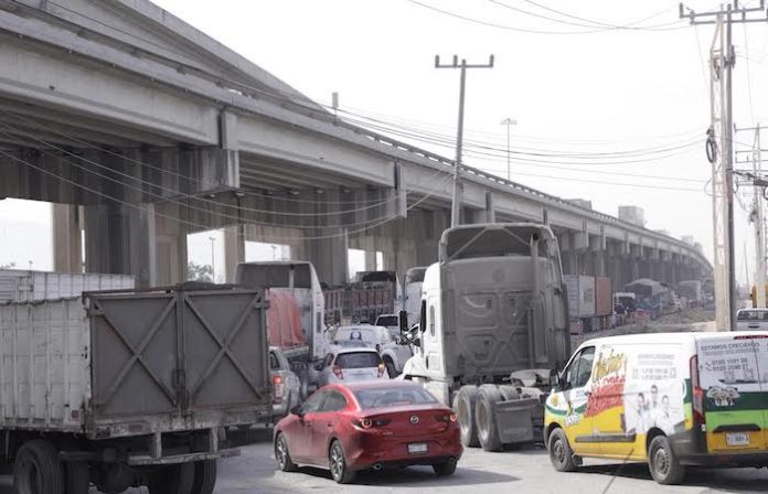 Cerrarán accesos de libramiento hacia el norte en las carreteras a Monclova y Colombia