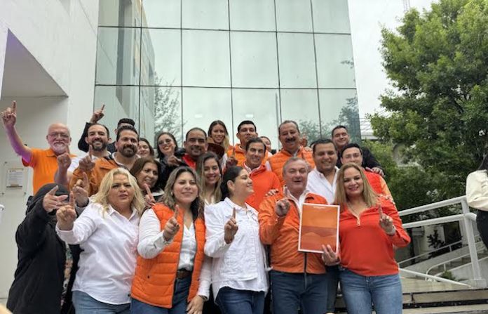 Héctor García registra su candidatura para buscar una nueva historia en Guadalupe