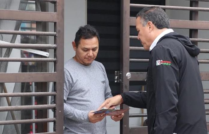 Andrés Cantú se compromete a buscar más becas educativas para jóvenes del nivel medio superior y superior