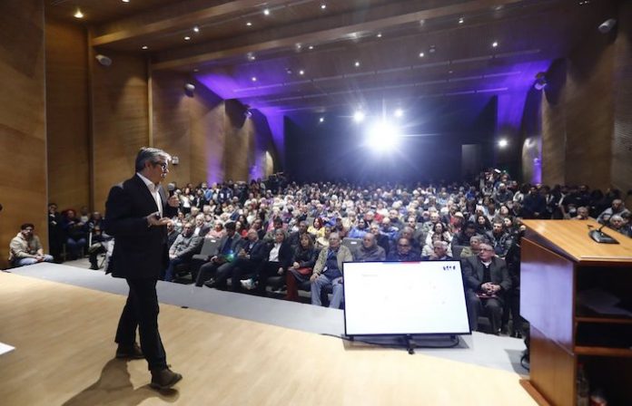 Hacienda chilena busca aumentar impuestos a quienes ganan más de 4.500 dólares al mes