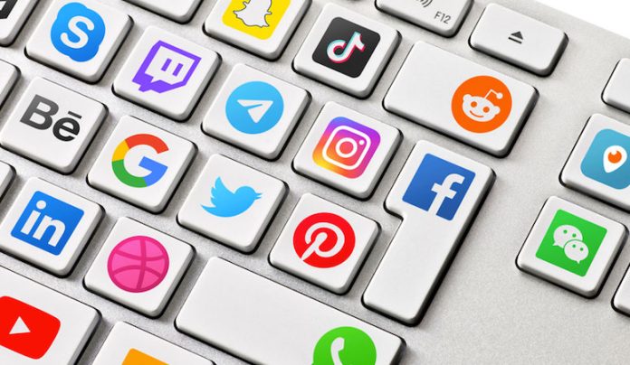 Florida restringe a menores de 14 años el acceso a redes sociales